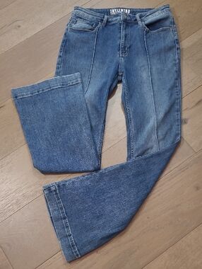 Idyllwind Jeans Women's sz 12 Flared Leg Mid Rise Denim Jean